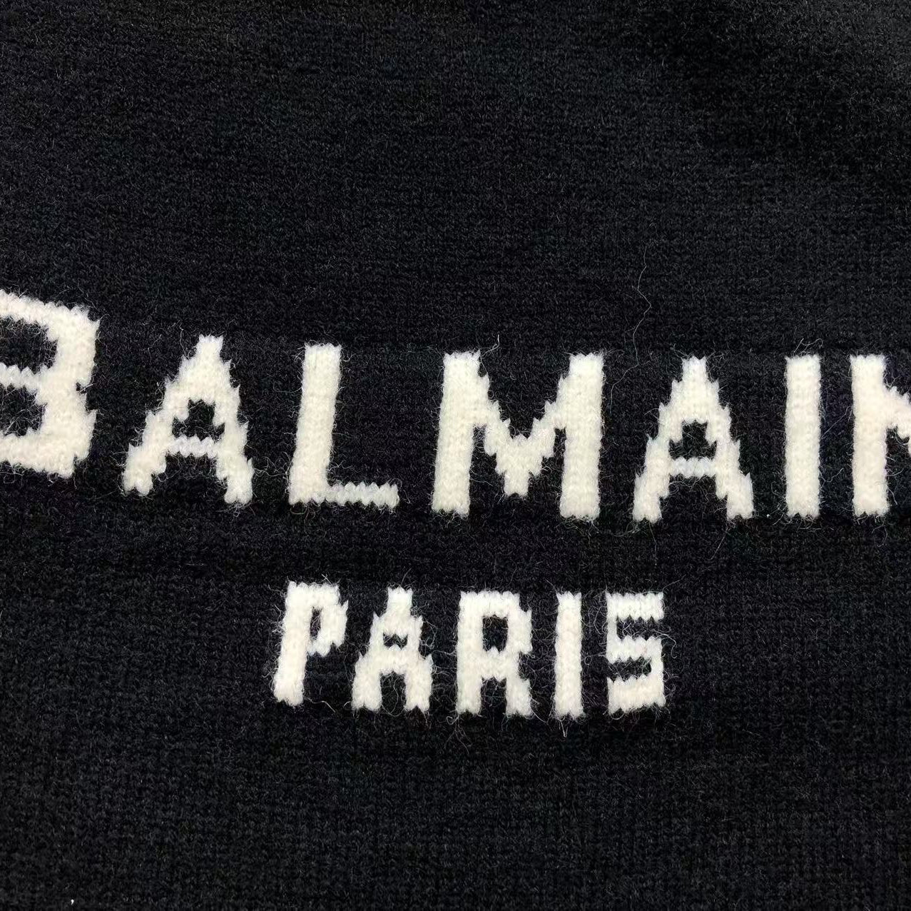 Balmain Paris Sweater H097