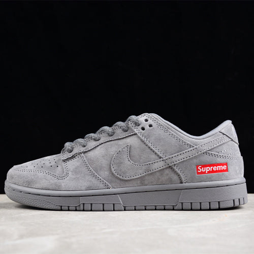 Nike SB Dunk x Supreme