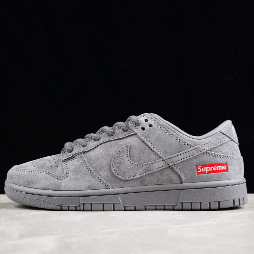 Nike SB Dunk x Supreme - HYPER LIST