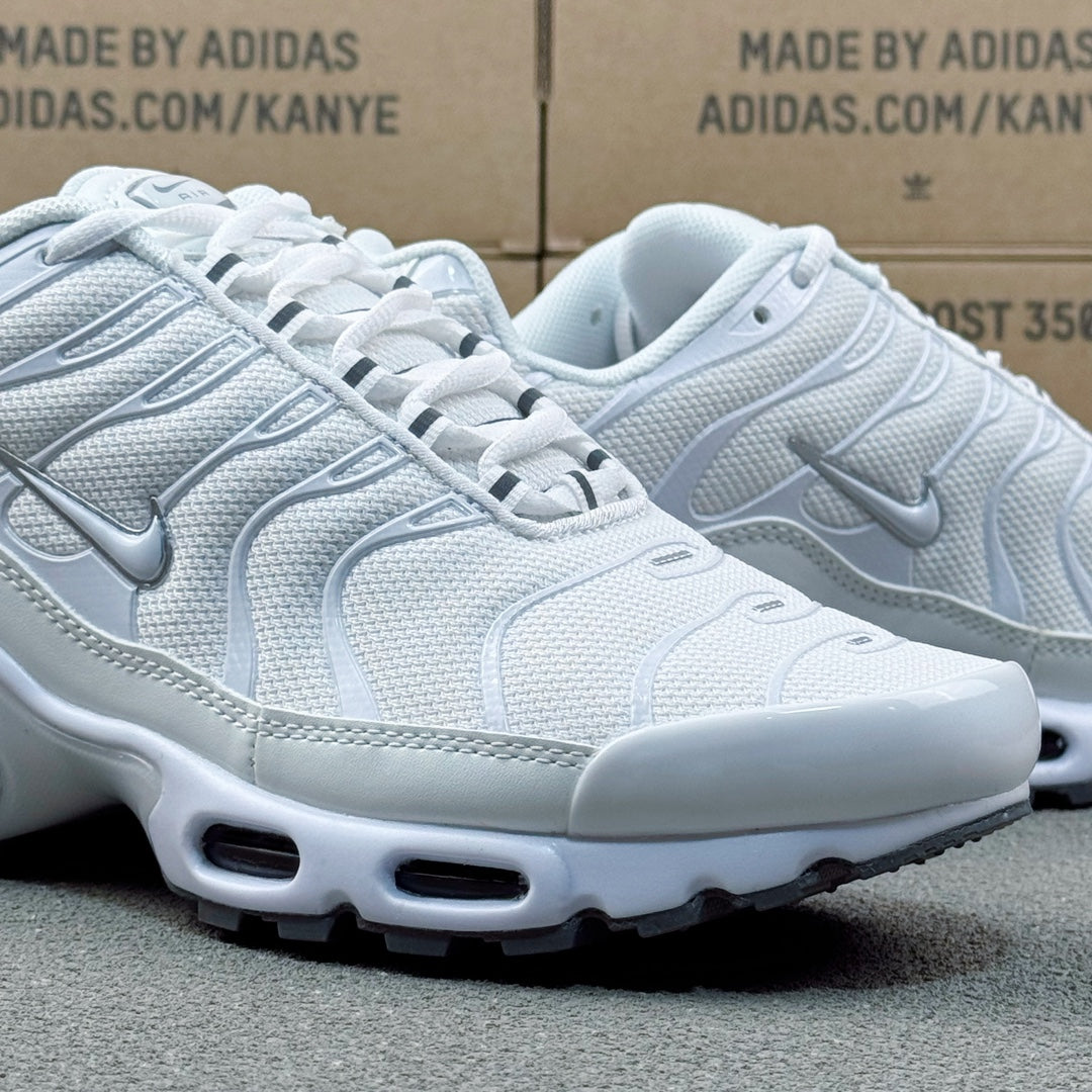 Nike TN PLUS White