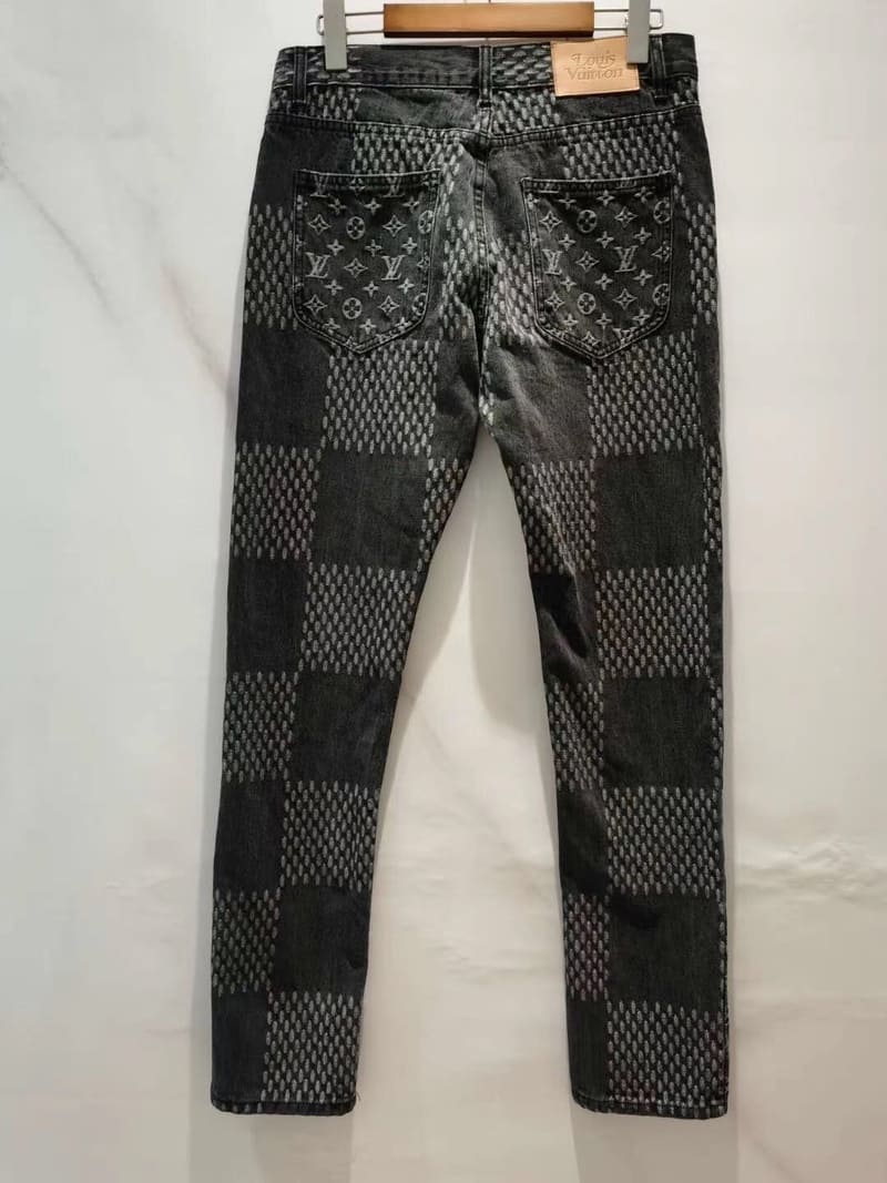 Calça Louis Vuitton x Nigo Giant Damier Waves MNGM - HYPER LIST