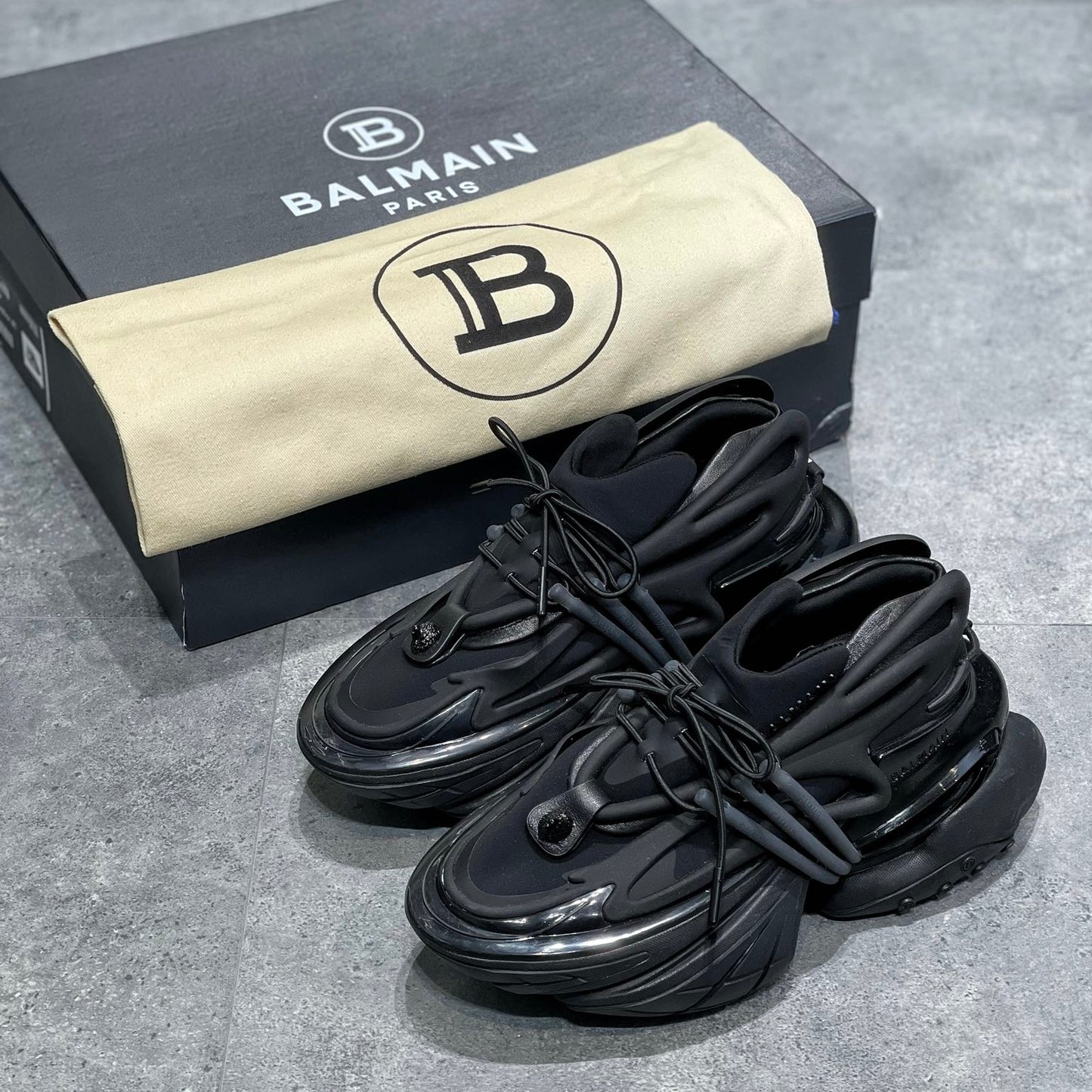 Balmain Black - HYPER LIST