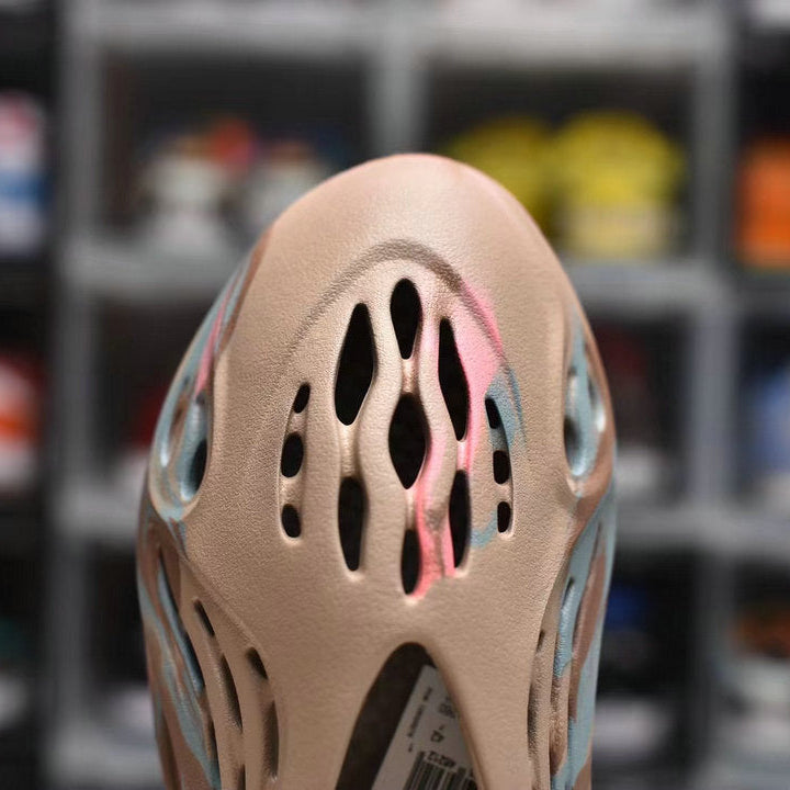 Yeezy Foam Runner Mettalic