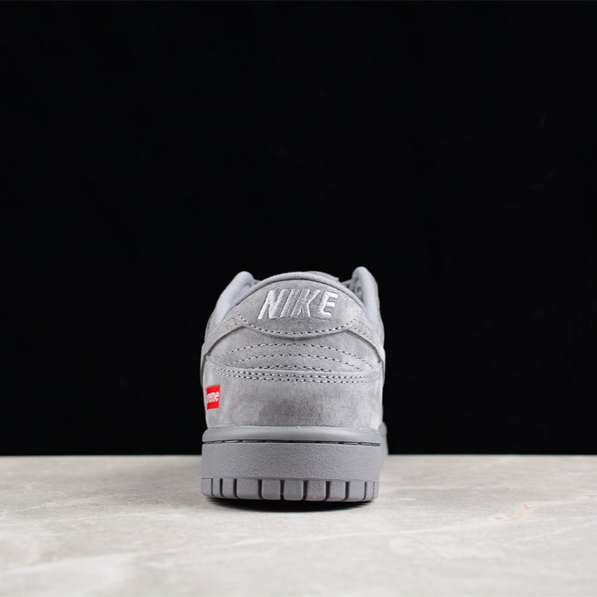 Nike SB Dunk x Supreme - HYPER LIST