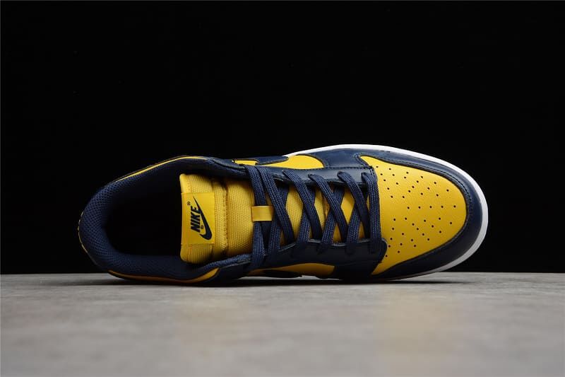 Nike SB Dunk Low Michigan - HYPER LIST