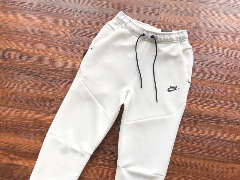 Calça Nike Tech Fleece Branca - HYPER LIST