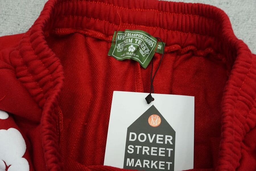 Short en jean déchiré The Cotton Wreath Rouge
