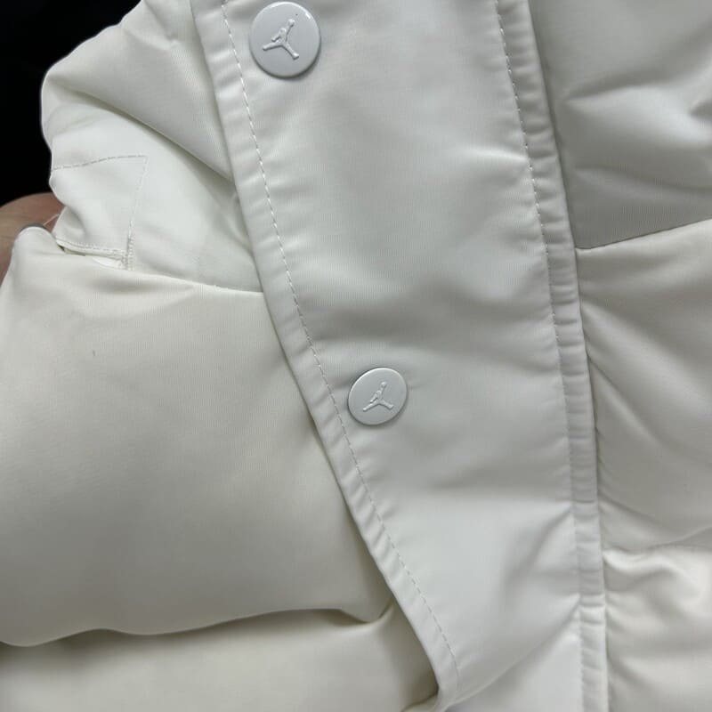 Jaqueta Puffer Supreme x Jordan Branca - HYPER LIST