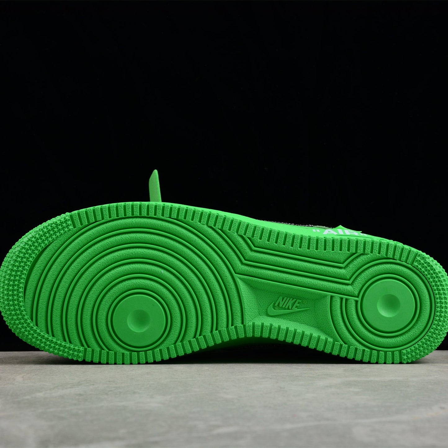 OFF-WHITE x Air Force Green