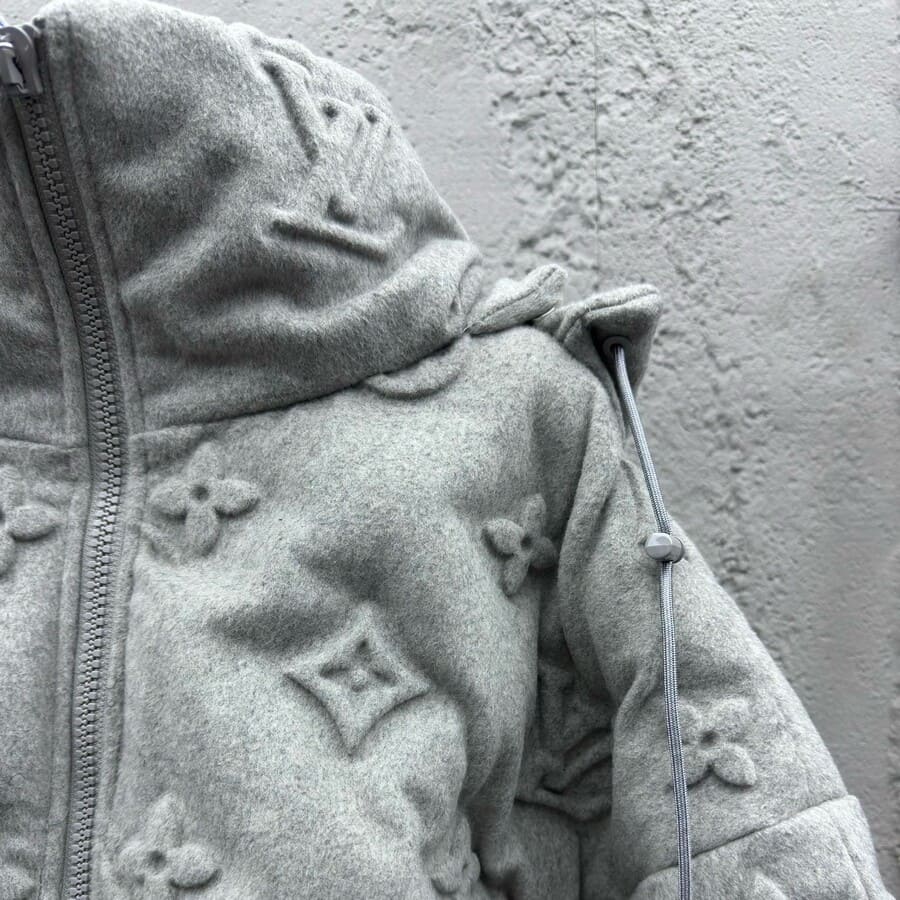 Jaqueta Monogram Louis Vuitton Boyhood - HYPER LIST