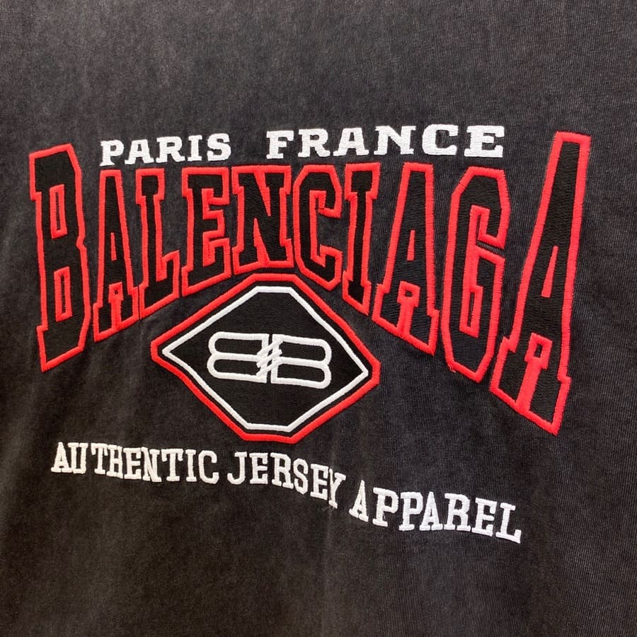 Camiseta Balenciaga B Authentic Vintage - HYPER LIST
