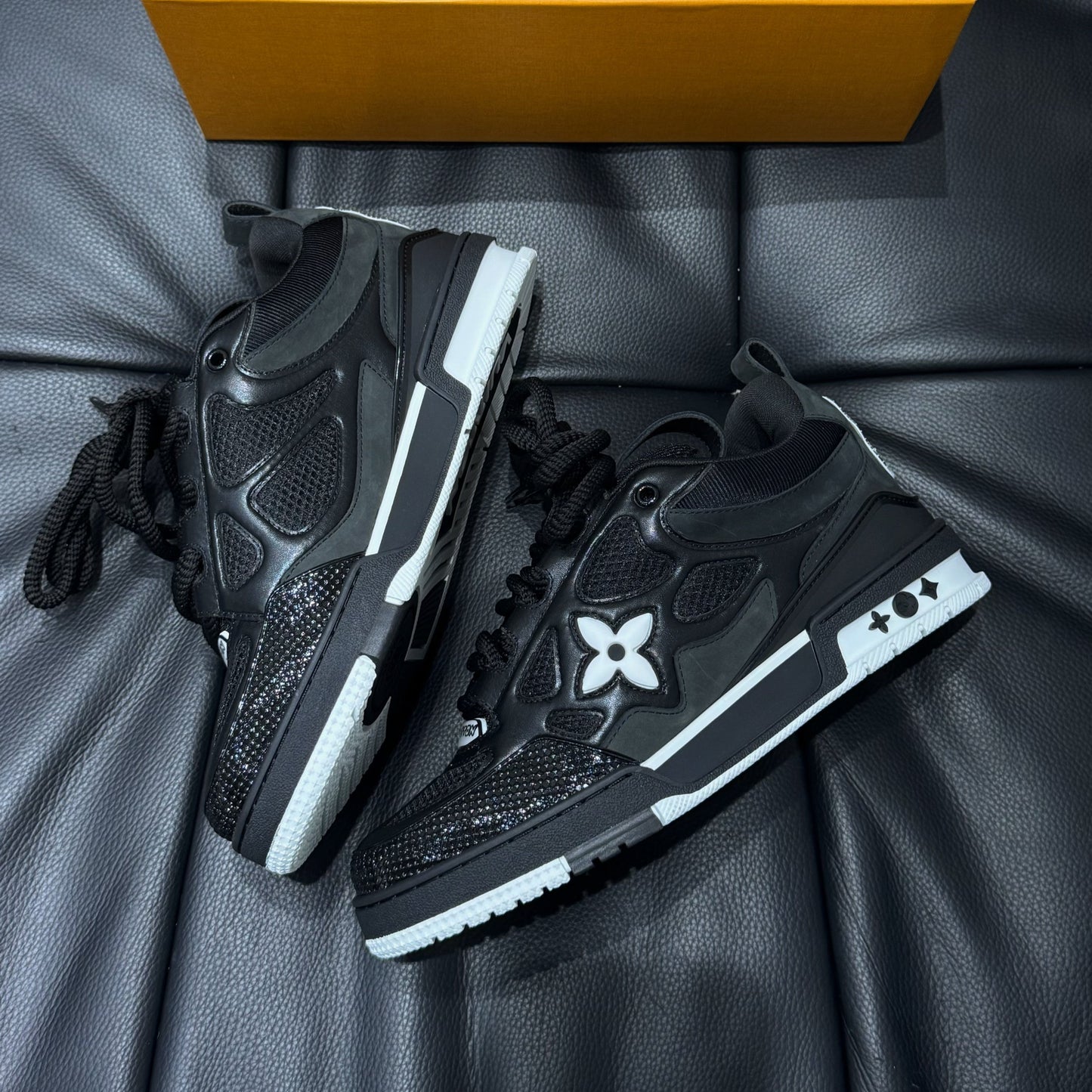 Louis Vuitton Skate Black Reverse - HYPER LIST
