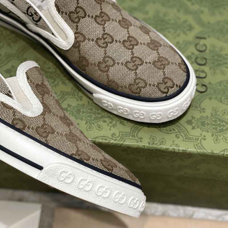 Gucci Slip On XL Supreme Monogram - HYPER LIST