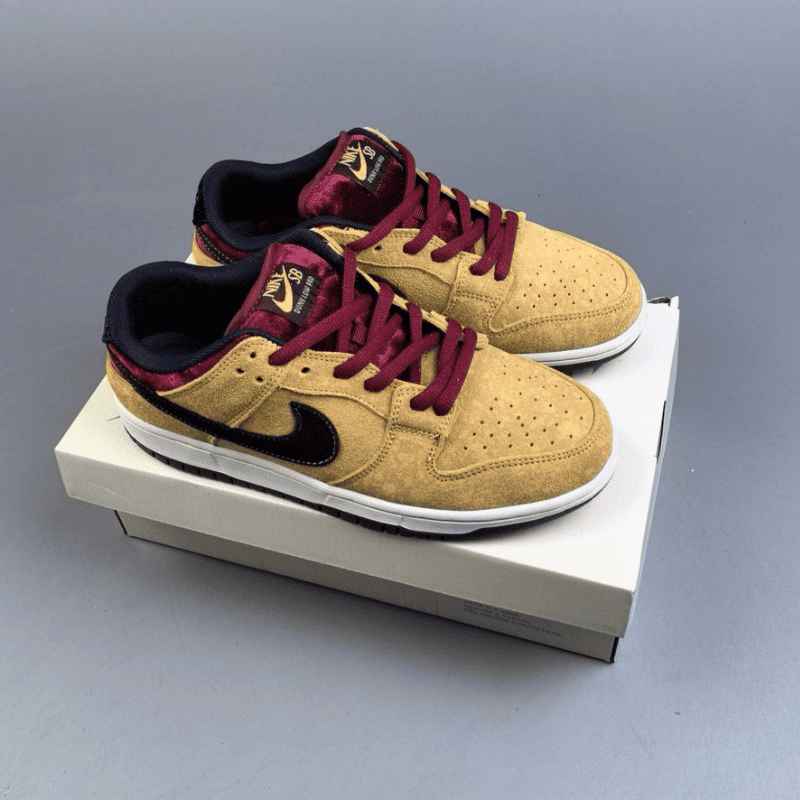 Nike SB Dunk Low City of Cinema - HYPER LIST