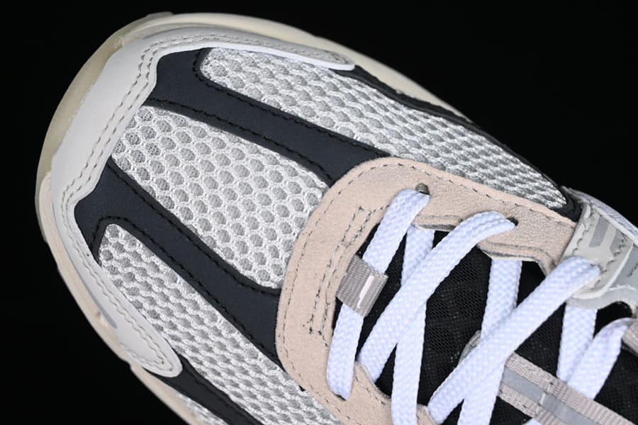 Nike Zoom Vomero 5 Supersonic - HYPER LIST