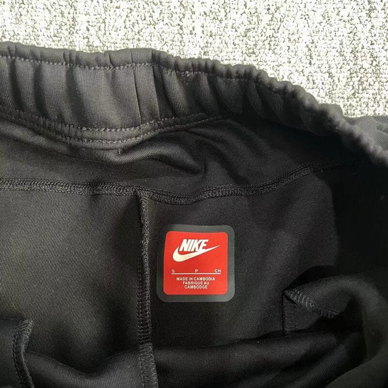 Calça Tech Fleece Nike x Syna - HYPER LIST
