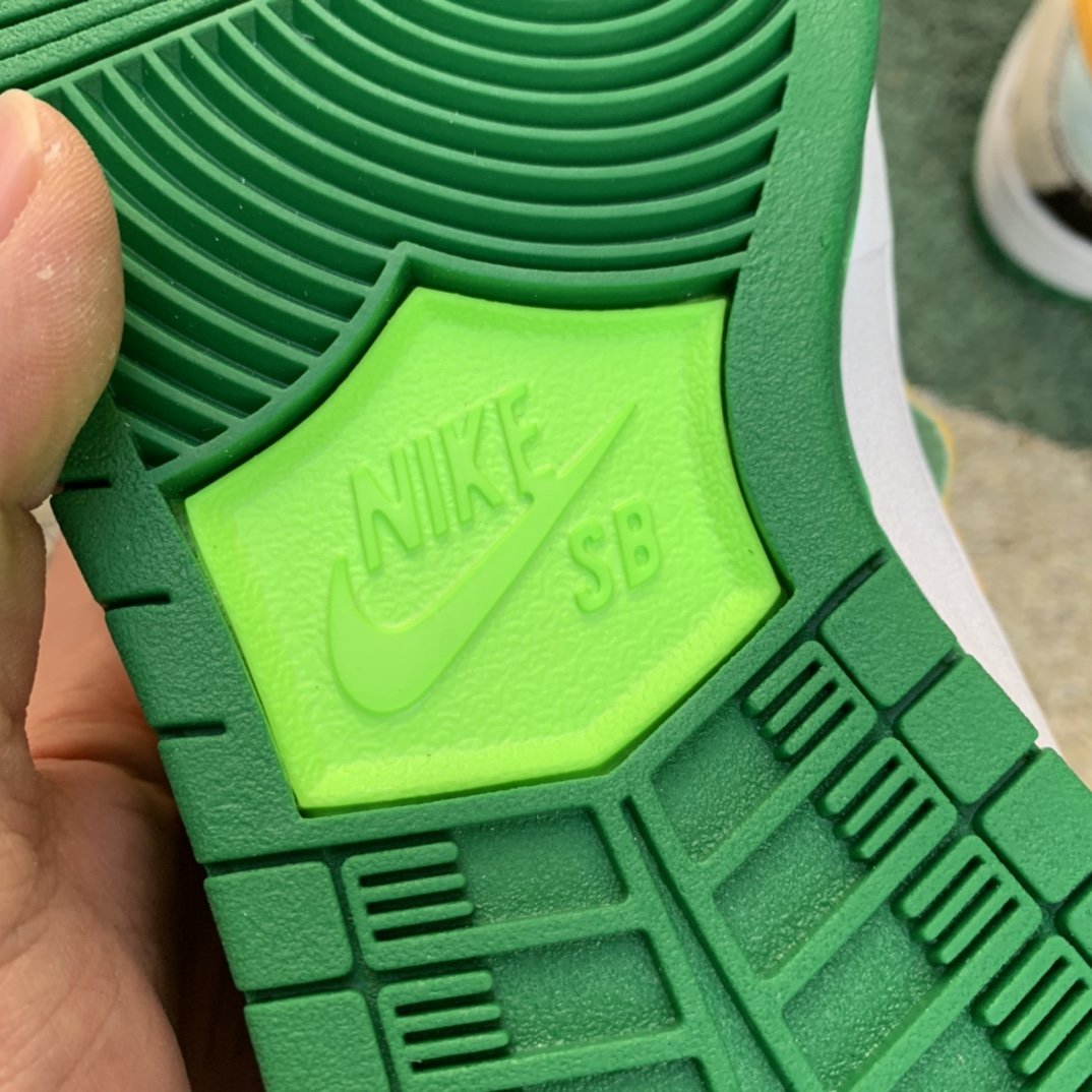 Nike SB Dunk Low - Ben & Jerry's - HYPER LIST