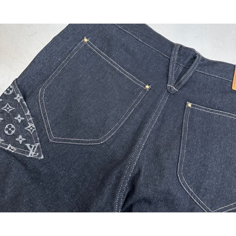 Calça Louis Vuitton Monogram Flower Denim - HYPER LIST