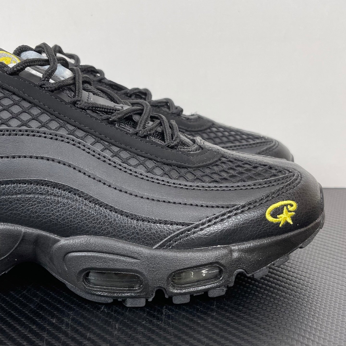 Nike X Corteiz Black - HYPER LIST