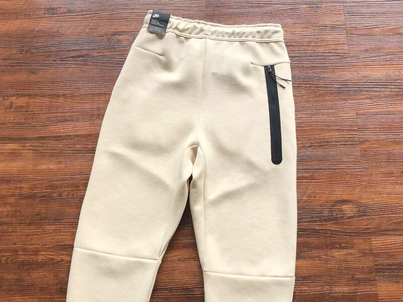 Conjunto Nike Tech Fleece Creme - HYPER LIST