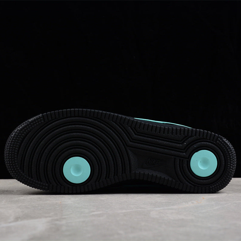 Nike Air Force X Tiffany - HYPER LIST