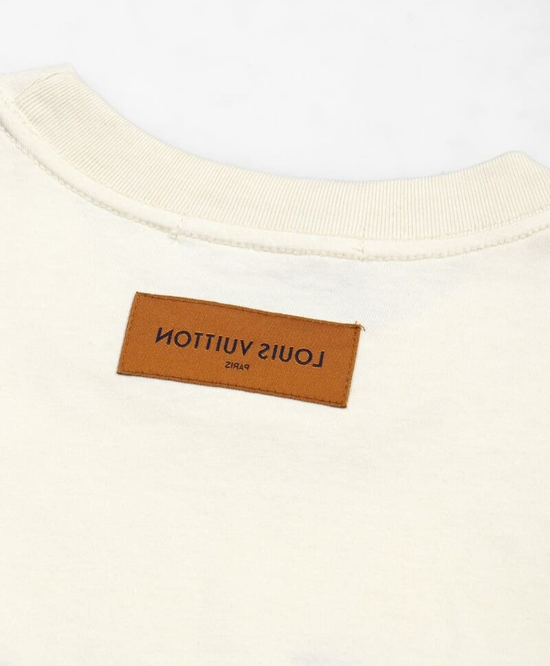 Camiseta Louis Vuitton Cream LV Lovers - HYPER LIST