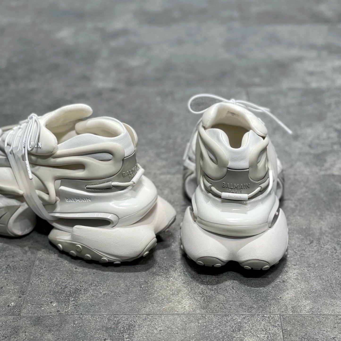 Balmain White - HYPER LIST