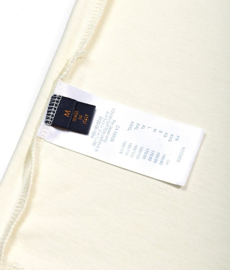 Camiseta Louis Vuitton Cream LV Lovers - HYPER LIST