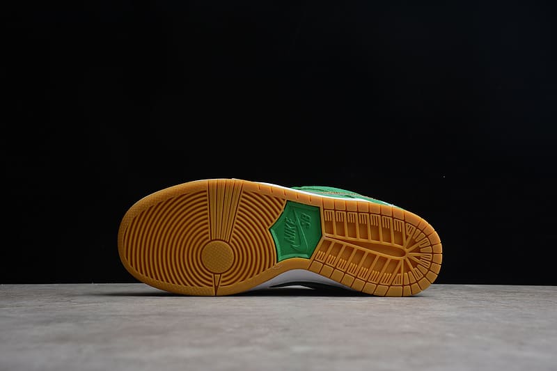 Nike Dunk Low SB "St Patrick's Day" - HYPER LIST