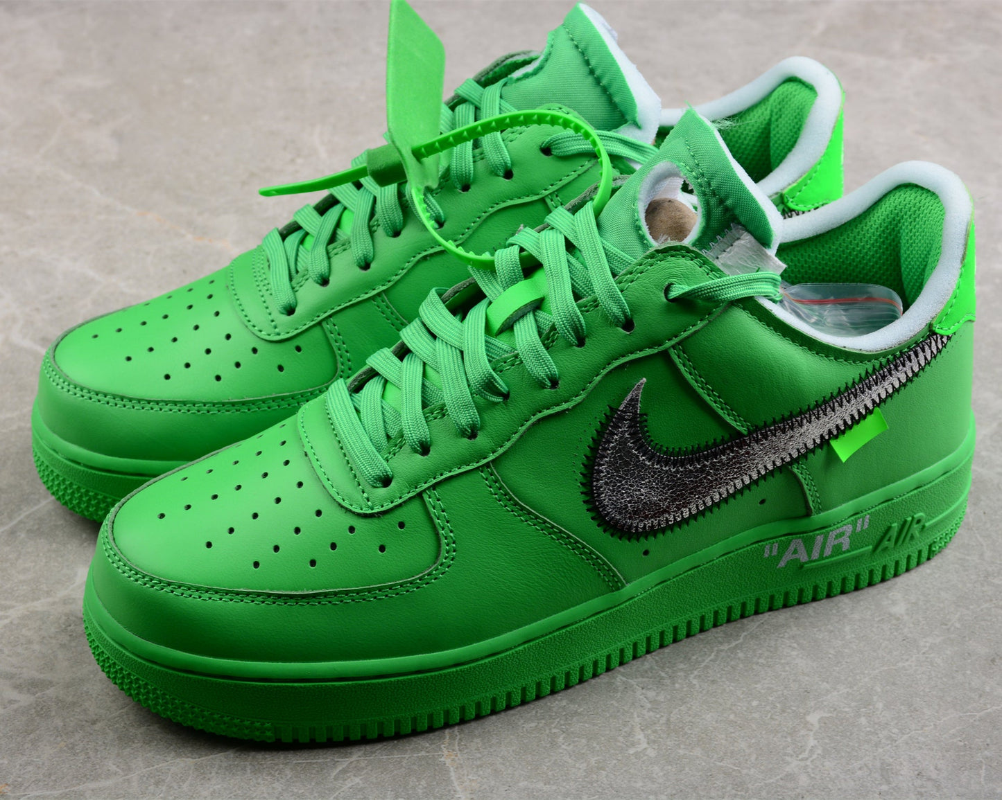 OFF-WHITE x Air Force Green