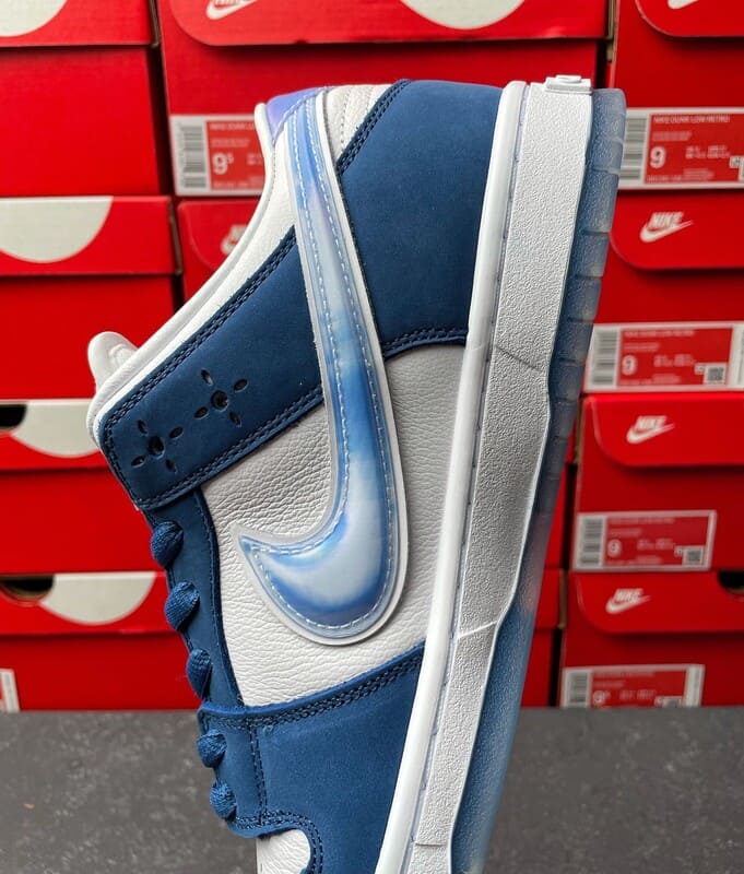 Nike Dunk Low Born x Raised - HYPER LIST