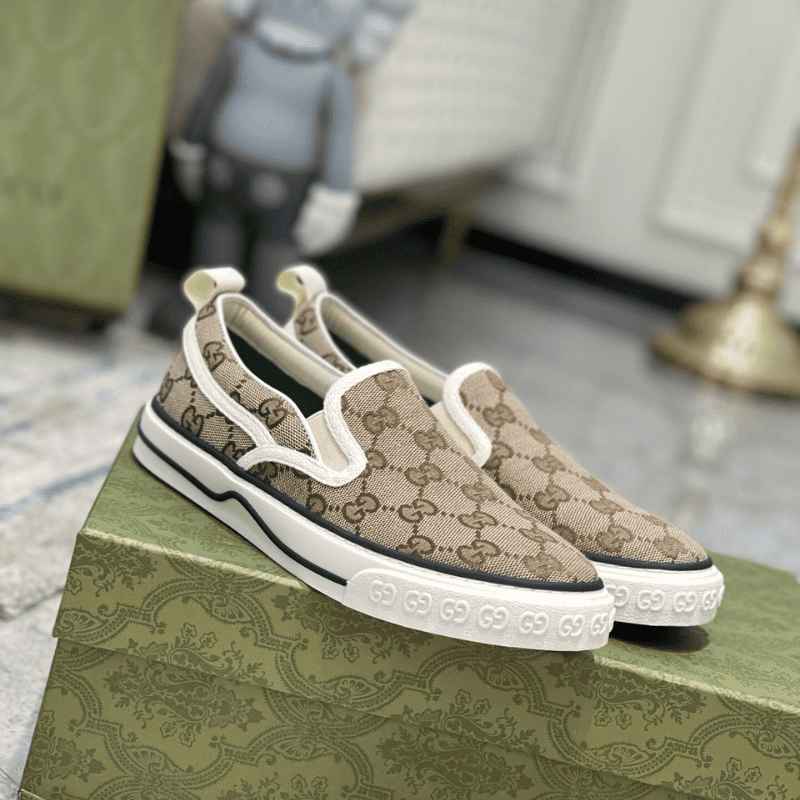 Gucci Slip On XL Supreme Monogram - HYPER LIST