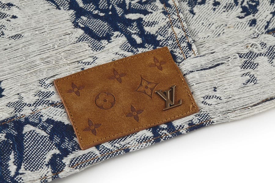 Jaqueta Louis Vuitton Distressed Floral Denim - HYPER LIST