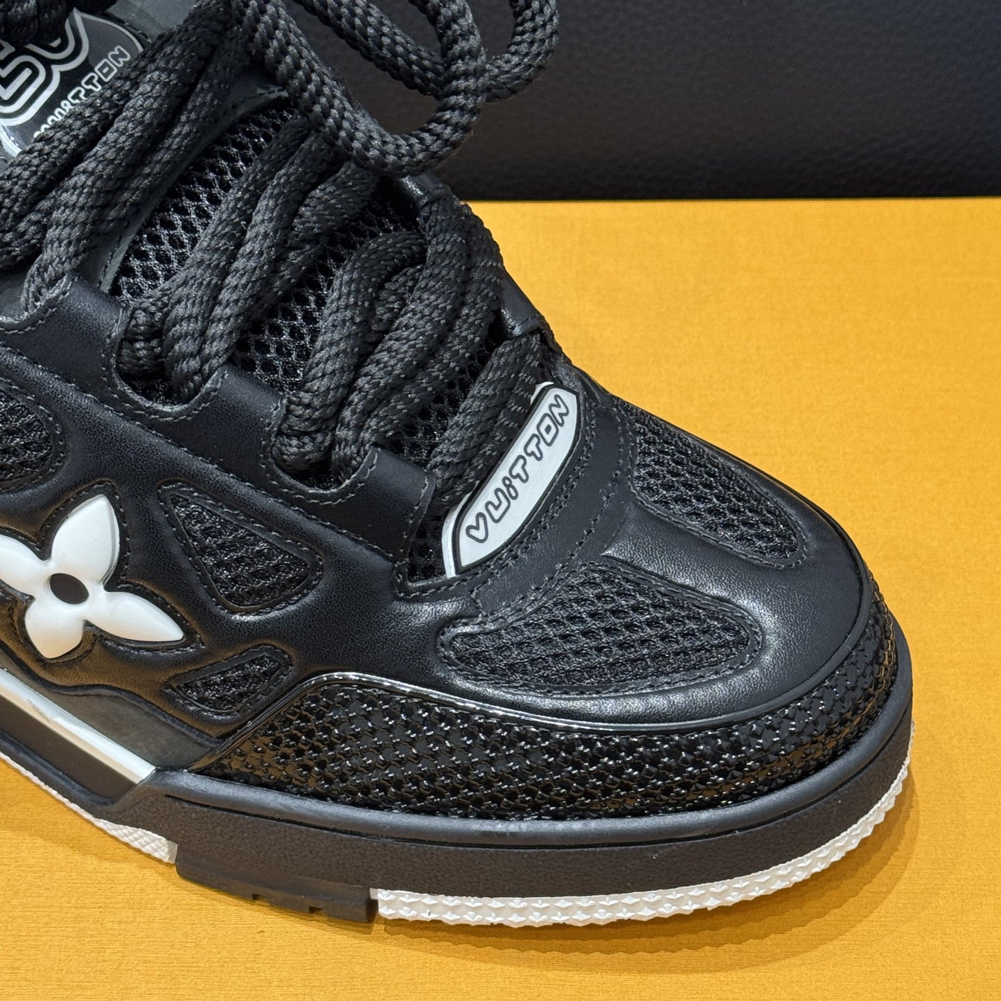 Louis Vuitton Skate Black Reverse - HYPER LIST