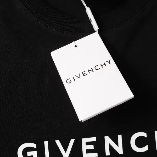 T-Shirt Givenchy GV018