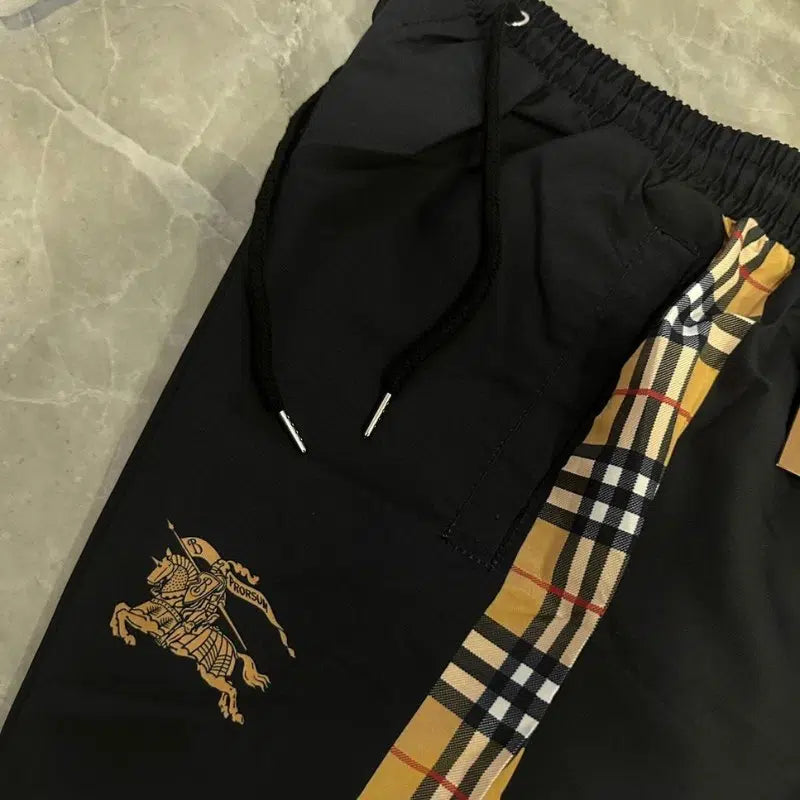 Short Burberry Black BY047