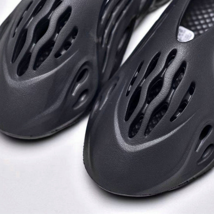 Yeezy Foam Runner Black