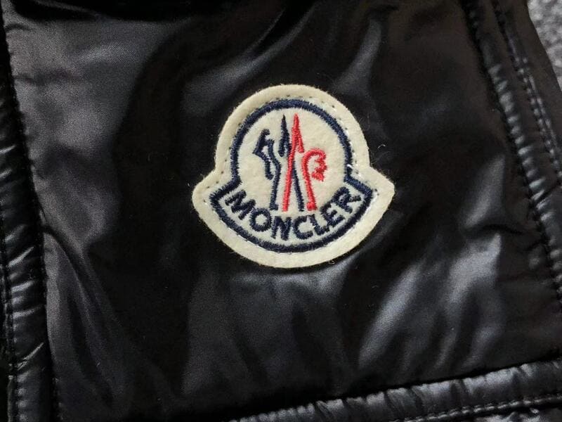 Jaqueta Moncler Maya Black - HYPER LIST