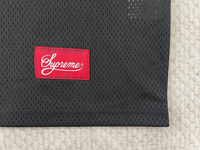 Camiseta Supreme Spiderweb Football - HYPER LIST