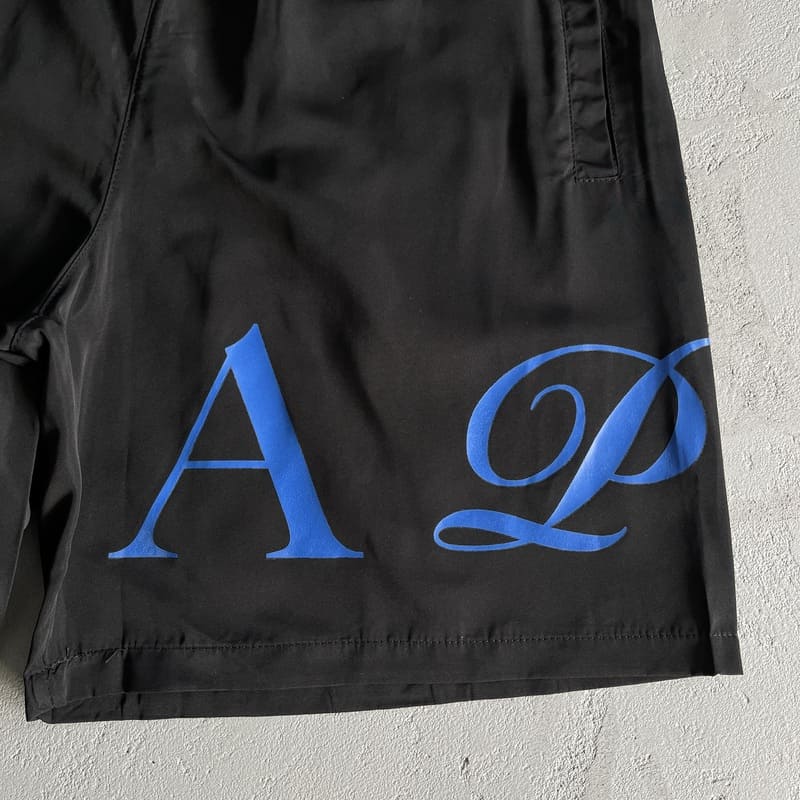 Shorts Trapstar Script Swimming Black/Dazzling Blue - HYPER LIST