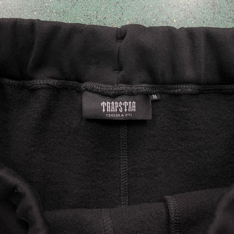 Conjunto Trapstar Irongate Arch Chenille Short Set - HYPER LIST