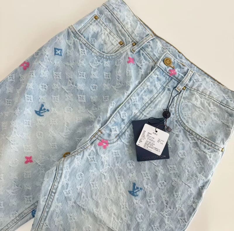 Calça Louis Vuitton by Tyler, the Creator Monogram Denim - HYPER LIST