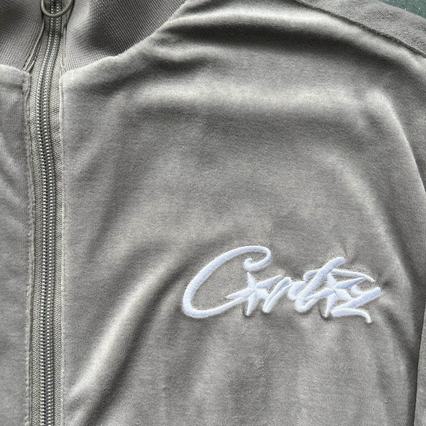 Survêtement Corteiz en velours gris