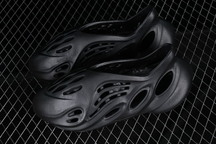 Adidas Yeezy Foam Runner Onyx - HYPER LIST