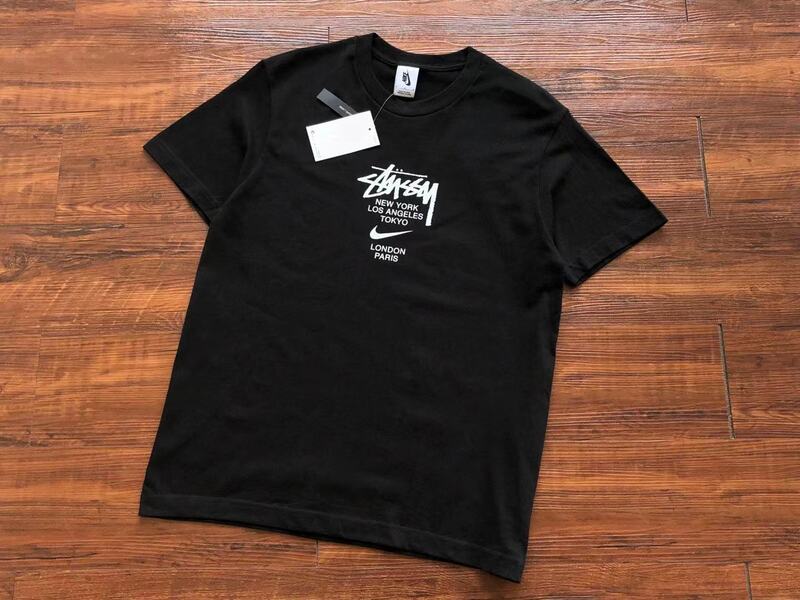 Camiseta Nike x Stussy - HYPER LIST