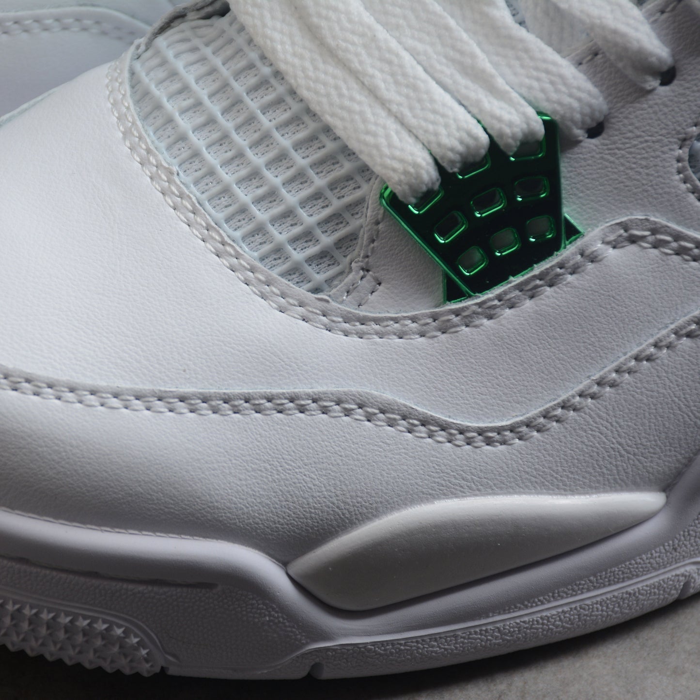 Air Jordan 4 Pine Green
