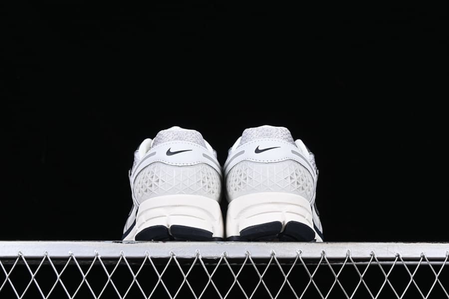 Nike Zoom Vomero 5 Photon Dust Metallic Silver - HYPER LIST