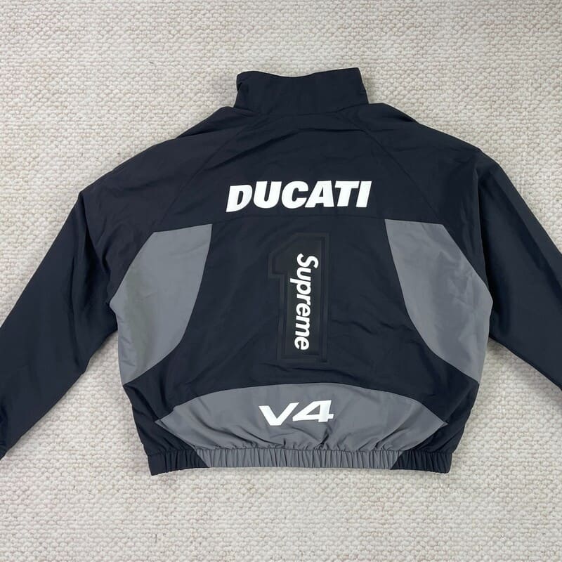Conjunto Supreme x Ducati - HYPER LIST