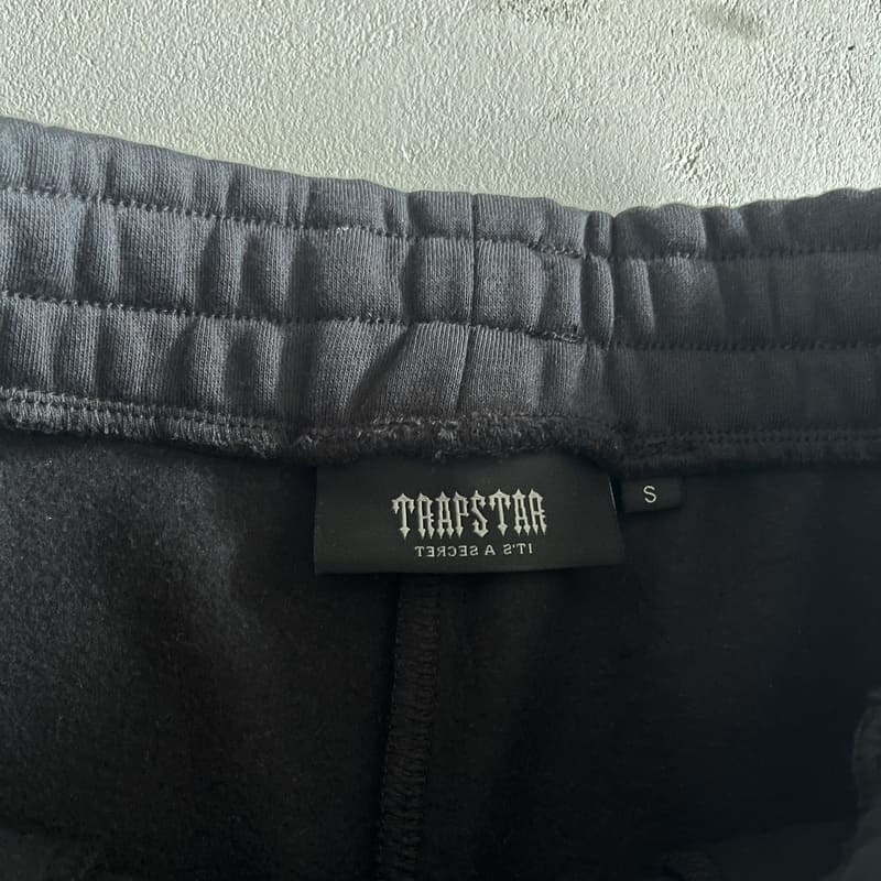 Conjunto Trapstar Irongate T Tech Zip Black - HYPER LIST