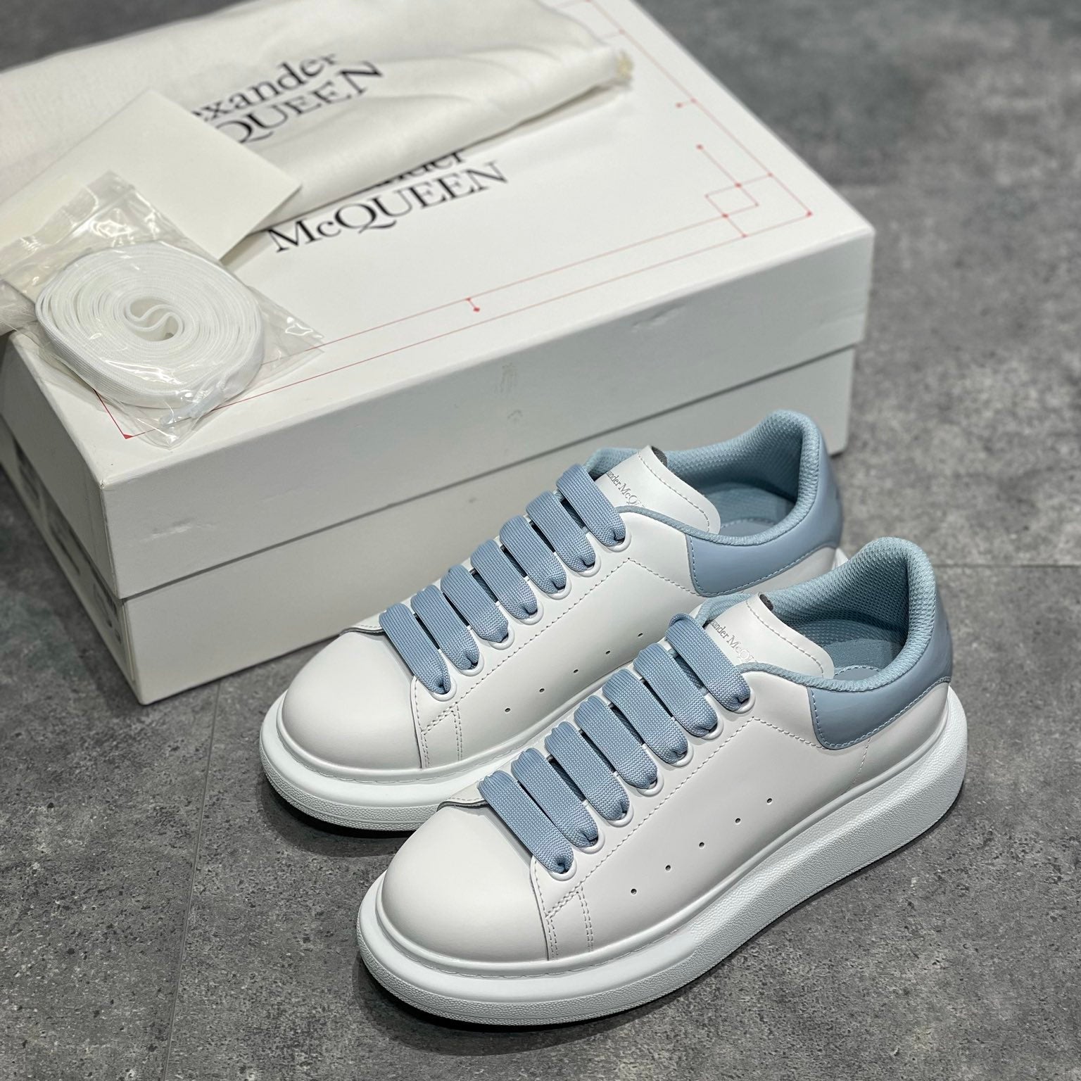 Alexander McQueen Cian - HYPER LIST